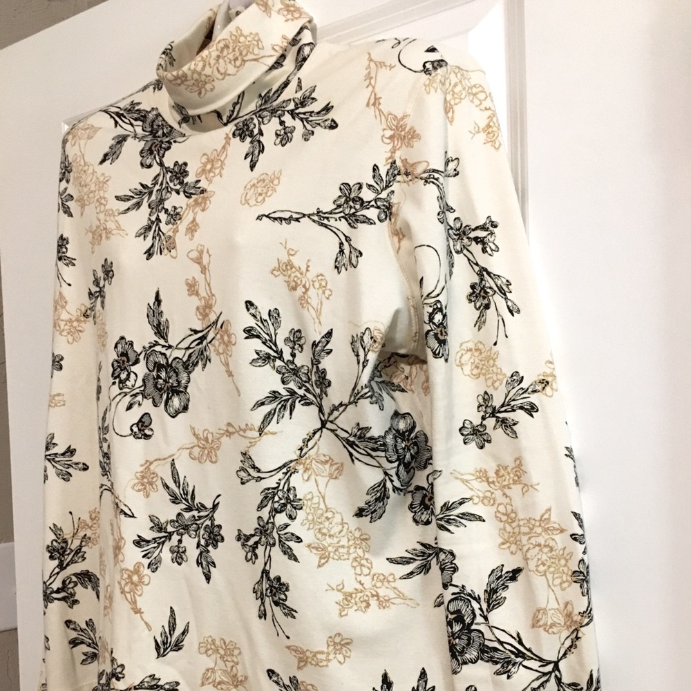 Women’s White Stag turtleneck Sz XL